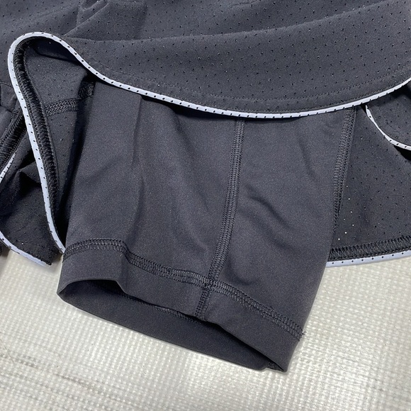 Lululemon Athletica Mini Shorts Black Size 6 - Picture 6 of 11
